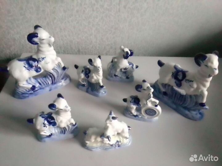 Коллекция фарфоровых фигурок :бараны и барашки