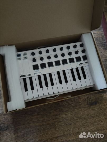 Arturia minilab Mk 2 миди клавиатура