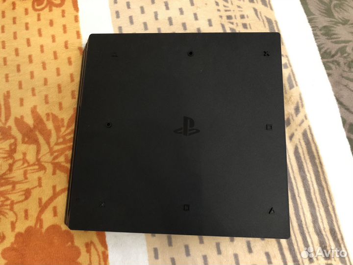PS4 Pro 1Tb + 2 новых джойстика и много игр