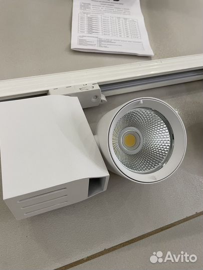 Трековый светильник LED(светодиодные)