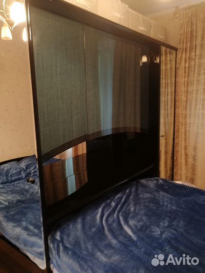 Продам шкаф с зеркалами в спальню
