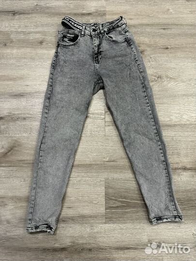 Джинсы