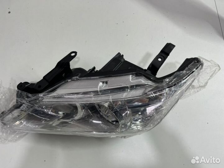 Фара галоген передняя левая Toyota Camry V50