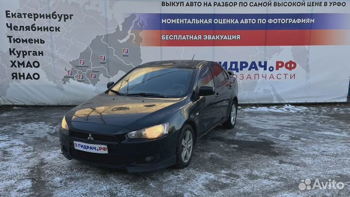 Блок кнопок в рулевое колесо Mitsubishi Lancer X