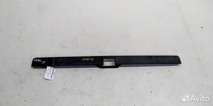 Накладка на крышку багажника Opel Omega A