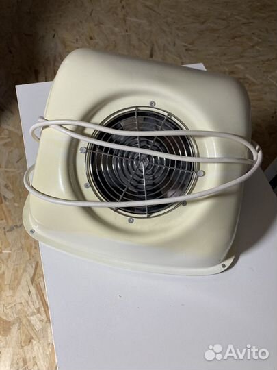 Продам вытяжку маникюрную