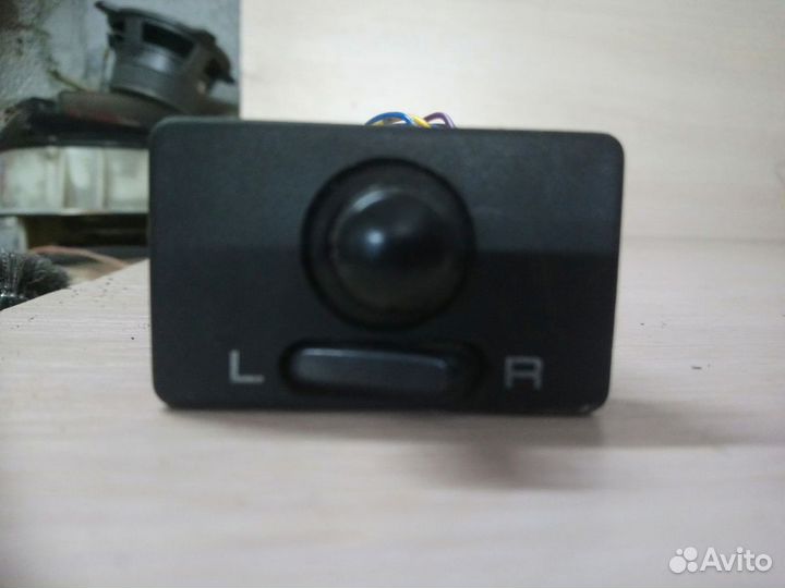 Кнопка регулировки зеркал Nissan Cube