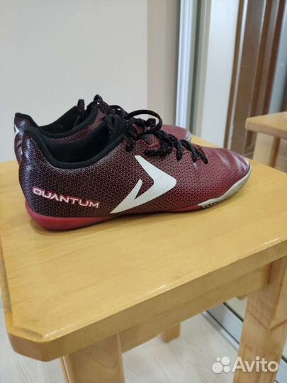 Детские футбольные бутсы