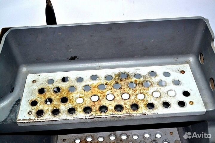 Корпус основной подножки, правый mercedes-benz Act