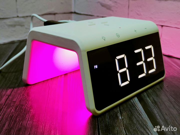 Зарядное устройство 3 в 1 с часами