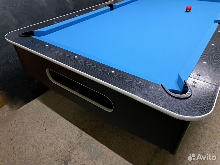 Бильярдный стол