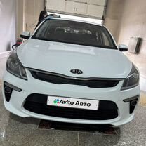 Kia Rio 1.6 AT, 2018, 134 000 км, с пробегом, цена 1 100 000 руб.