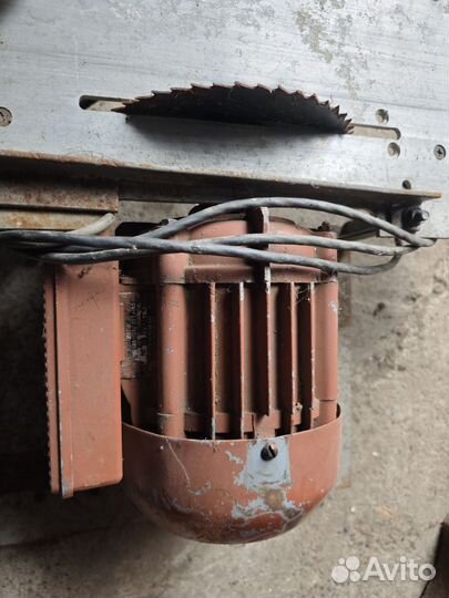 Электродвигатель 220в