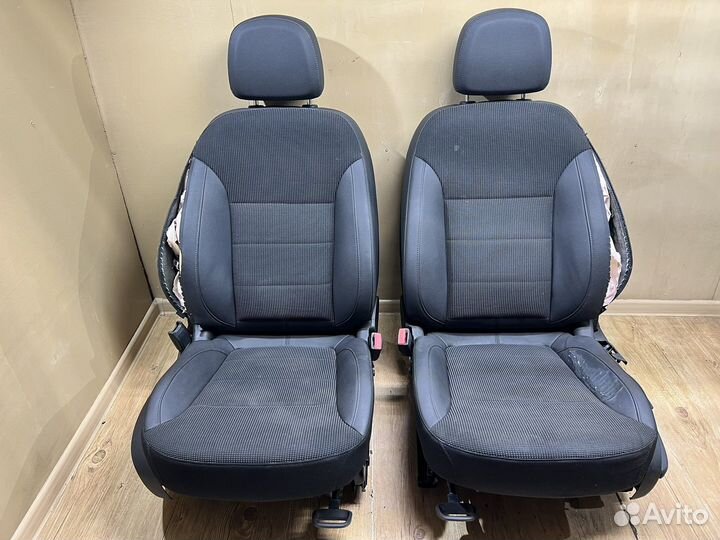 Передние сидения Opel Insignia 2008-2017г. 2шт