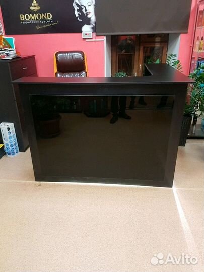 Ресепшен, стойка администратора