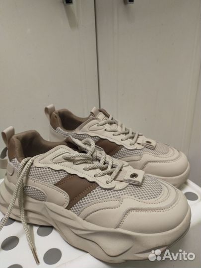 Кроссовки женские (весна-лето)