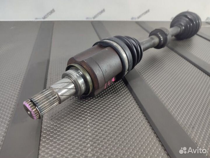 Привод передний левый Nissan Cube Z11 HR15DE 2007