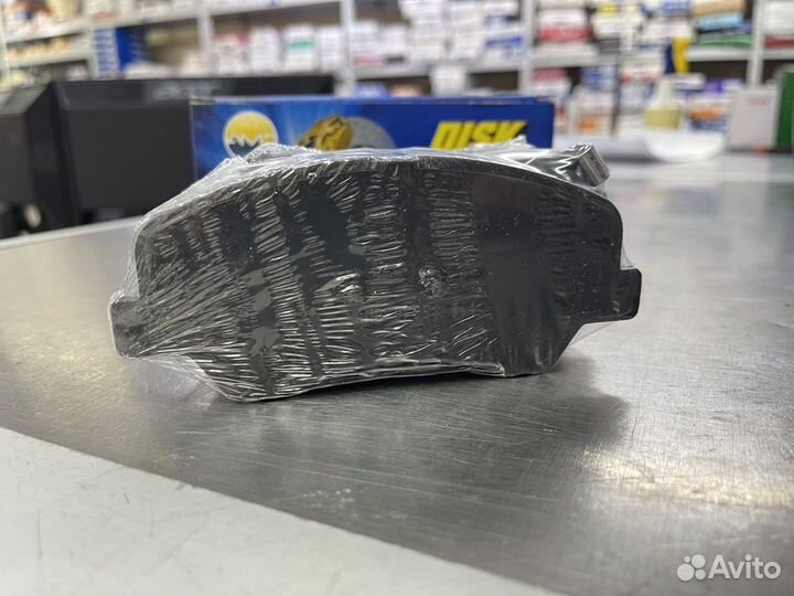 Комплект передних колодок дискового тормоза