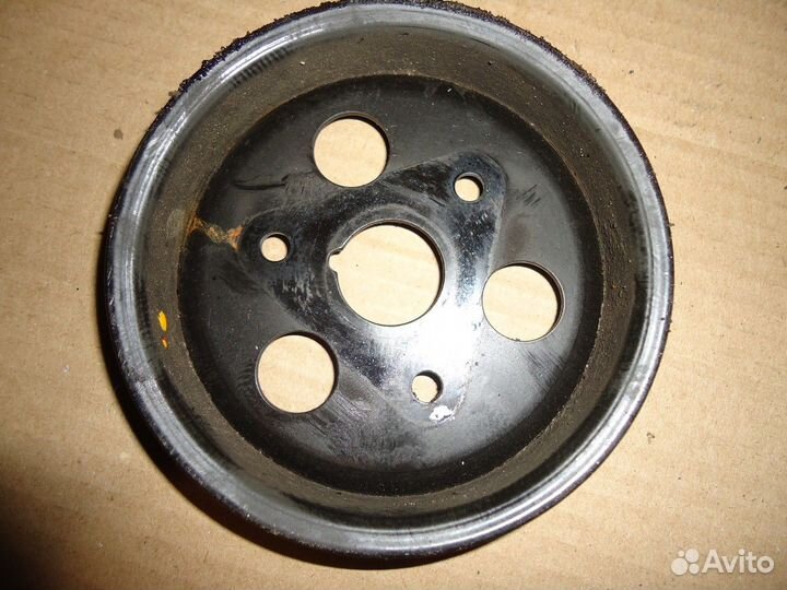 Шкив водяного насоса (помпы)