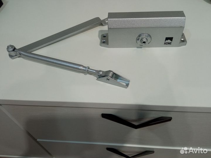 Доводчик дверной