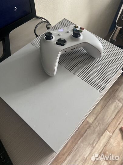 Xbox One s 1tb с играми
