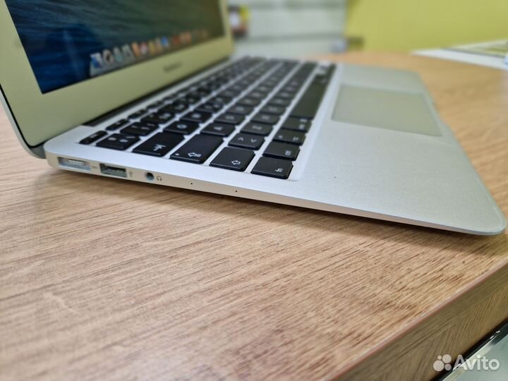 Ноутбук Apple MacBook Air 11 Mid 2012