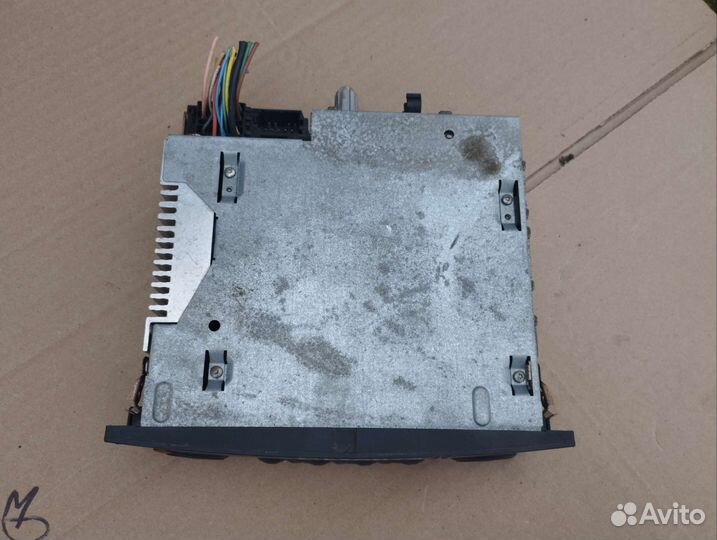 Штатная магнитола Renault Megane 2