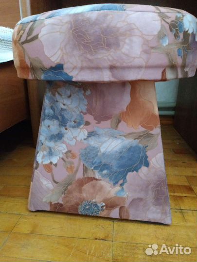 Банкетка пуфик для туалетного столика