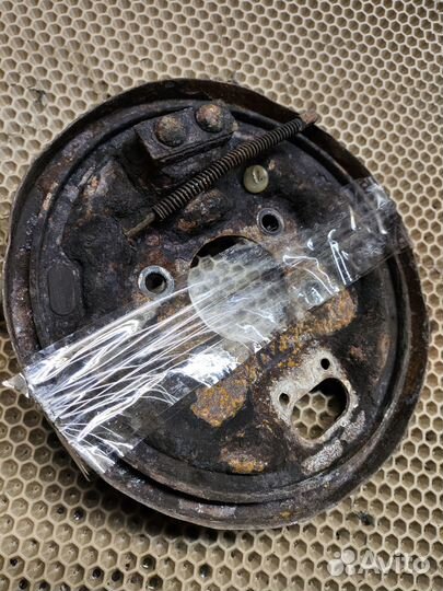 Пыльник заднего тормозного механизма правый Hyundai Accent