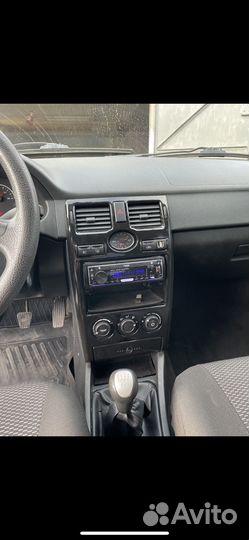 Продам консоль priora 1