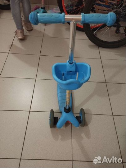 Трёх колёсный самокат