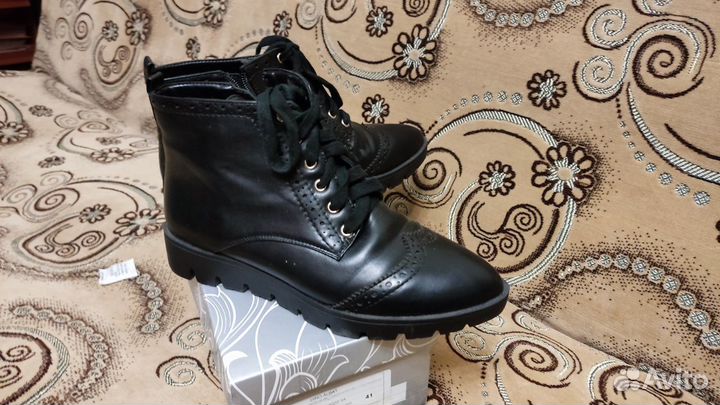 Ботинки женские 39 размер