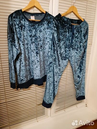 Костюм женский 58 разм