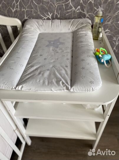 Пеленальный столик