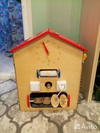 Бизиборд домик