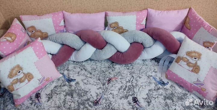 Бортики подушки в детскую кроватку новые