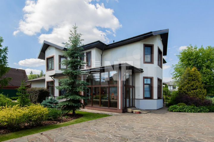 Дом 520 м² на участке 22 сот.