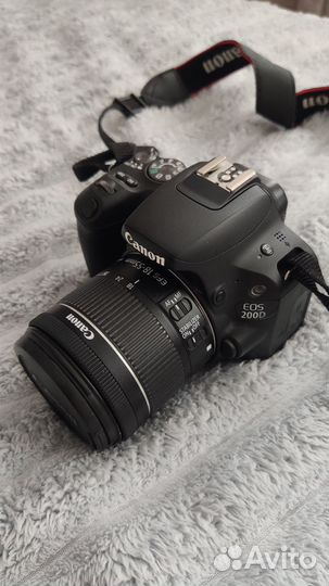 Зеркальный фотоаппарат canon eos 200d