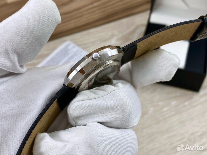 Женские часы Gucci