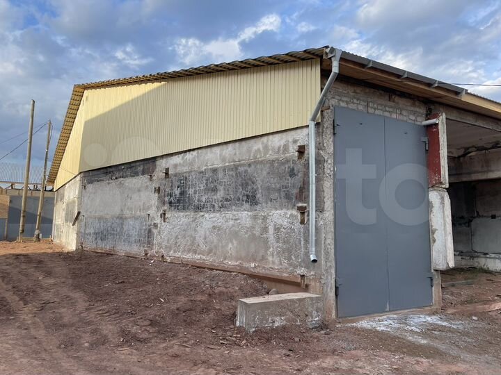 Гараж, > 30 м²