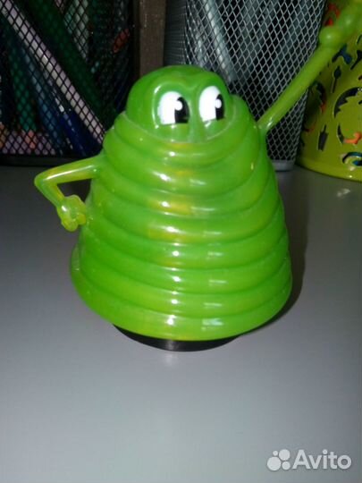 Фигурка слизняка из мультфильма