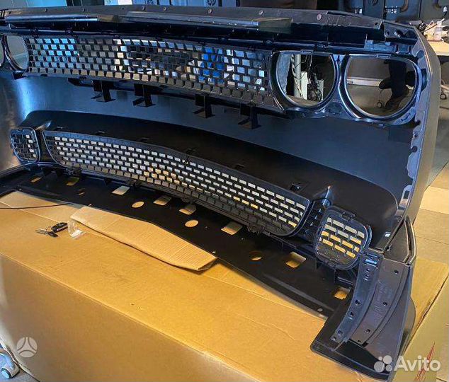 Бампер Dodge Challenger SRT / Hellcat