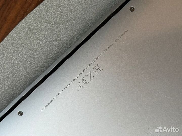 Продам ноутбук Macbook air 13