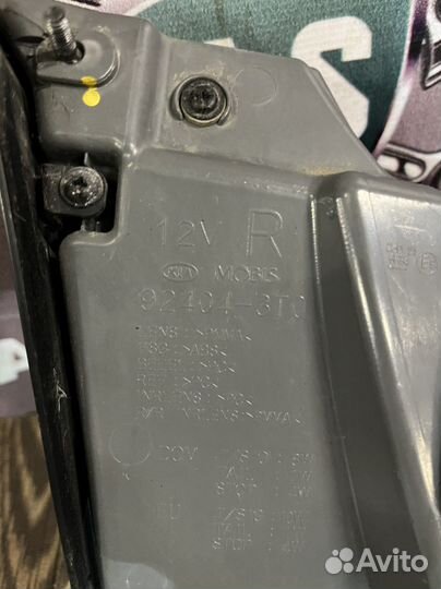 Фонарь задний правый внутренний Kia quoris 3.8