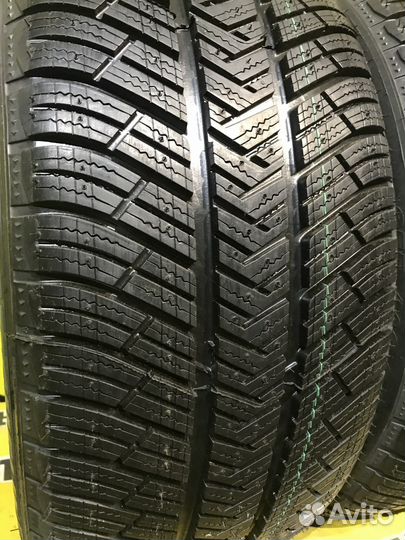 Michelin Pilot Alpin PA4 285/35 R20 и 255/40 R20 104V