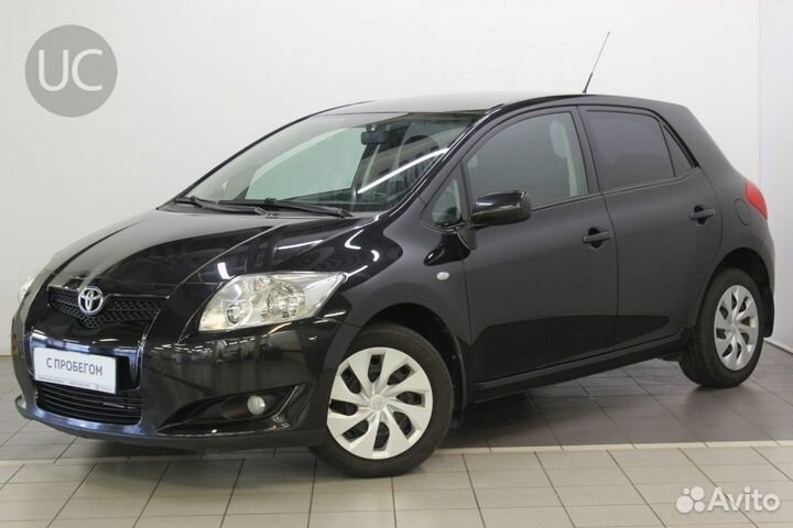 Лобовое стекло на Toyota Auris 06-12г