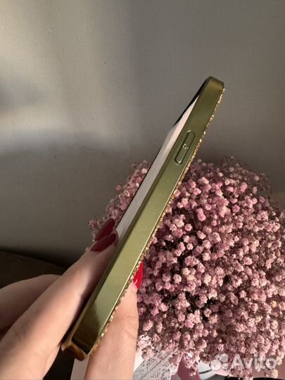 Чехол на iPhone 13 pro новый