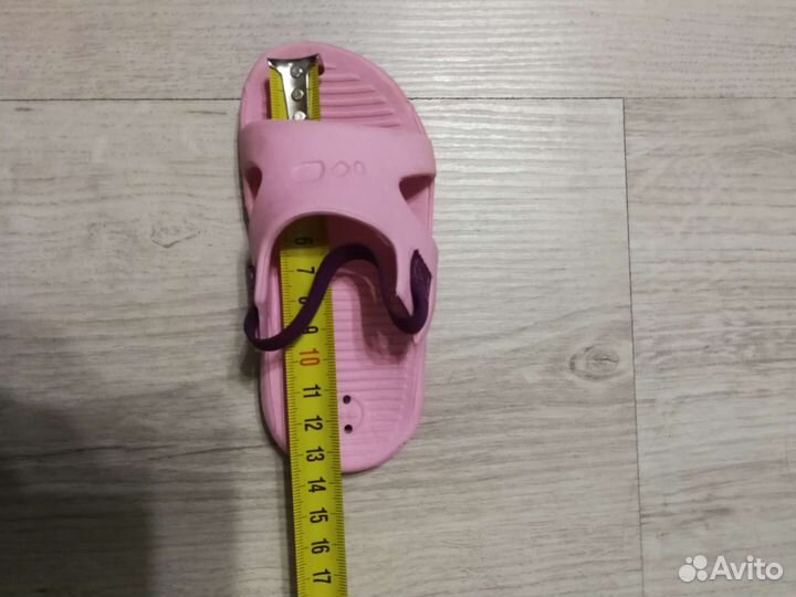 Тапочки и шапочка для бассейна