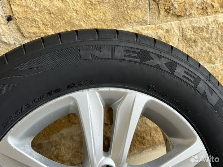 Nexen N'Fera SU1 215/60 R16 69V