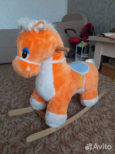 Детская качалка лошадь